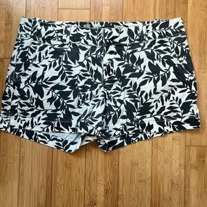 High Sierra Monochrome Leaf Print Women Shorts